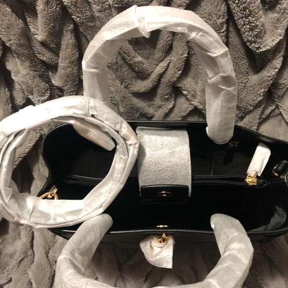 Michael Kors Large Gramercy Bag. - Picture 4 of 5